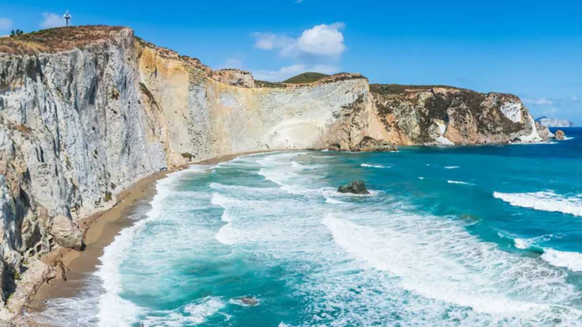 Un'indimenticabile settimana a Ponza: itinerario e consigli