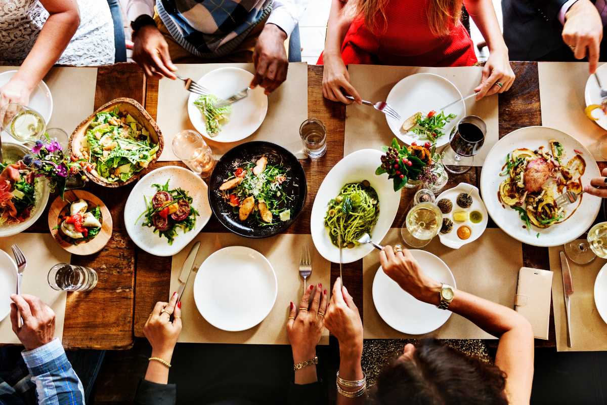 Esempi di piatti tipici di Calcata serviti in un ristorante