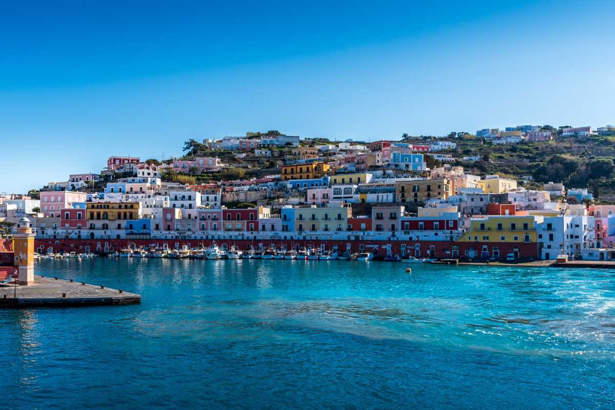 Festa di San Silverio con fuochi d'artificio a Ponza